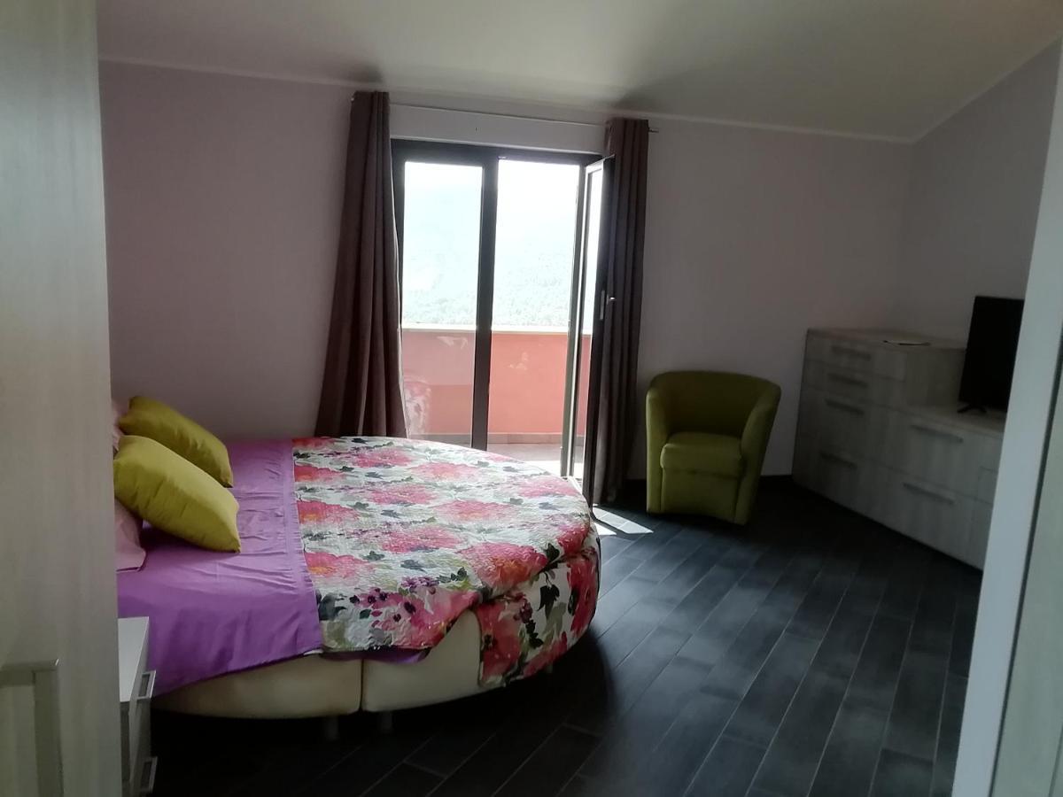 Suite con vista Vezzi Portio Exterior foto